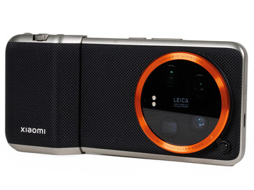 Le Xiaomi 14 Ultra avec le kit de photographie : Un anneau d'accentuation orange