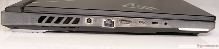 À gauche : entrée DC, LAN 2,5 GbE, sortie HDMI 2.1 FRL, Thunderbolt 4 (avec sortie DisplayPort 1.4), USB 3.2 Gen2 Type-C (avec sortie DisplayPort 1.4, 100 W Power Delivery), prise audio combo 3,5 mm