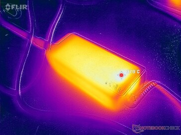 L'adaptateur CA peut atteindre plus de 38°C en cas d'utilisation intensive