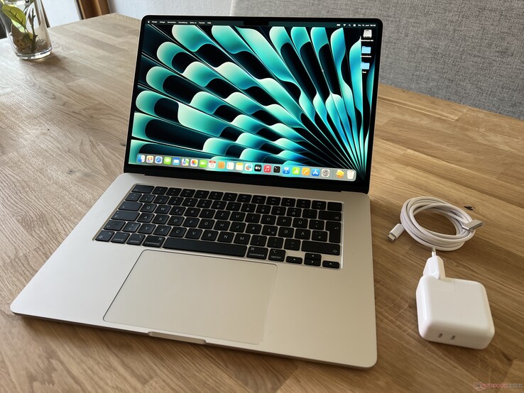 Apple présente le MacBook Air 15 pouces - Apple (FR)