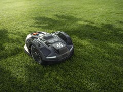 Husqvarna lance l&#039;Automower 405XE NERA et d&#039;autres tondeuses robotisées pour donner le coup d&#039;envoi de la saison de jardinage 2025 (Source : Husqvarna)