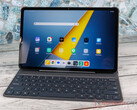 Le Poco Pad M1 est disponible avec une capacité de stockage de 256 Go. En photo : la tablette avec son accessoire clavier. (Source de l'image : Notebookcheck)
