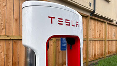 Les Superchargeurs de Tesla continuent d&#039;être vandalisés (image : KPRC Click2Houston)