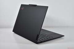 Désormais doté d&#039;un pavé tactile haptique Sensel : Le Lenovo ThinkPad X1 Carbon Gen 13 reçoit une option de personnalisation (source de l&#039;image : Benjamin Herzig/Notebookcheck)