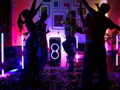 Les produits JBL PartyLight offrent des effets d&#039;éclairage synchronisés avec la musique. (Source de l&#039;image : JBL)