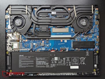 Asus TUF Gaming A16 : Intérieur