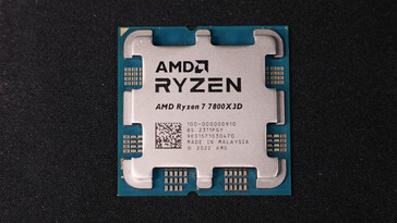 Real Ryzen 7 7800X3D IHS (Image source : Der8auer)