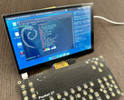 La Pocket Z utilise un Raspberry Pi Zero 2 W, entre autres composants. (Source de l'image : Hackaday)