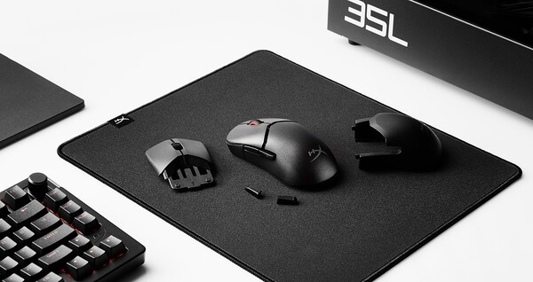 La souris HyperX Pulsefire Saga Pro est une souris de jeu sans fil (Source : HyperX)