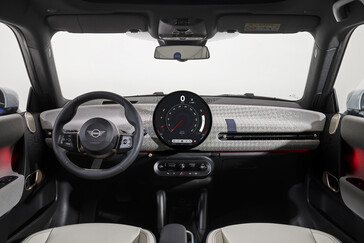 L'intérieur de la Mini Cooper SE est moins encombré que celui de la génération précédente, mais il manque des éléments que certains considèrent comme essentiels. (Source : Mini)