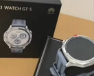 La Watch GT 5 a déjà été déballée en Chine. (Source de l'image : Bilibili)