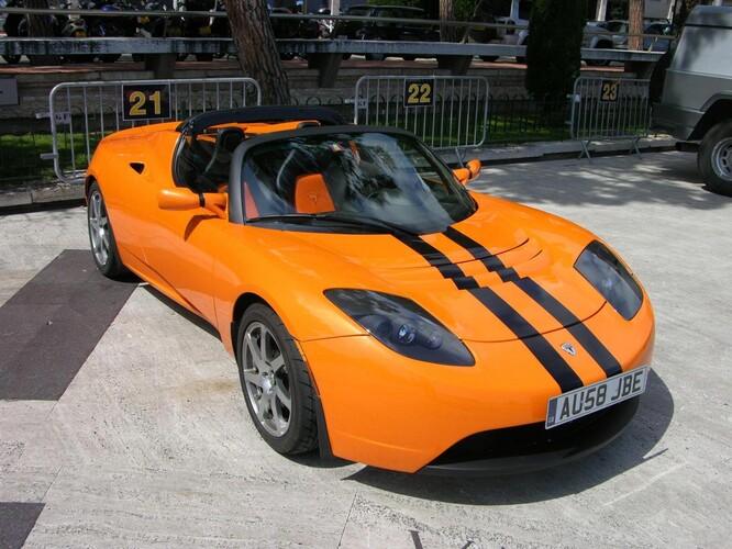 Le Roadster original de 2008 a été la première voiture de série de Tesla (Source : Wikimedia)