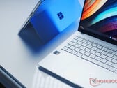 Il n'est pas encore clair si le prix cible de 700 dollars pour les PC de la série 2025 Snapdragon X concerne les ordinateurs portables (Image source : Notebookcheck)