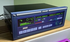 Le Linamp est une ode IRL au logiciel de lecture musicale le plus populaire de tous les temps (Image source : Rodmg via Hackaday)