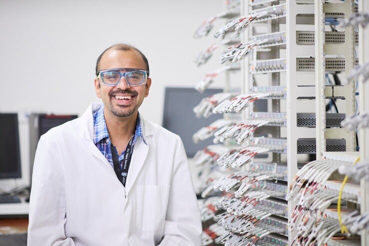 Neeraj Sharma, chercheur principal, est spécialisé dans la chimie du solide, la conception de nouveaux matériaux et l'étude de leurs relations structure-propriété. (Source de l'image : UNSW Sydney / Richard Freeman)