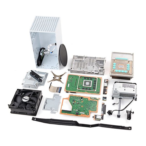 Les pièces disponibles pour les consoles Xbox Series S et Series X comprennent des cartes mères, des cartes Wi-Fi et des coques. (Source de l'image : iFixit)