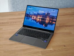 Le Galaxy Book5 Pro est un ordinateur portable ultra-portable décent