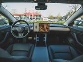 La conduite autonome intégrale de Tesla est une option de 8 000 dollars à l'achat d'un véhicule, avec un abonnement ultérieur de 99 dollars par mois. (Source de l'image : Bram Van Oost)