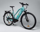 Le vélo électrique 2024 Neomouv Raipon 2 VTC est disponible chez Decathlon France. (Source de l'image : Decathlon)