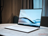 Test de l'Asus Zenbook S 16 : 1er PC portable Copilot+ avec AMD Zen 5 dans 1,3 cm d'épaisseur