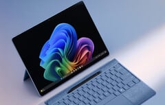 Microsoft facture 500 $ supplémentaires pour configurer la Surface Pro 11 avec un écran OLED. (Source de l&#039;image : Microsoft)