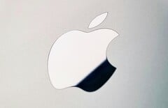 Apple pourrait être la première entreprise à se voir infliger une amende en vertu de la loi sur les marchés numériques. (Image : Alex Kalinin)