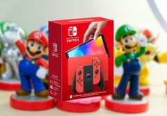 Nintendo a lancé la Switch OLED en octobre 2021. (Source de l&#039;image : Nintendo, Ryan Quintel sur Unsplash, édité)