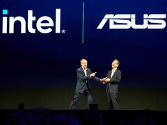 Les dirigeants d&#039;Intel et d&#039;Asus riant lors de la keynote du Computex. (photo : Andreas Sebayang/Notebookcheck.com)