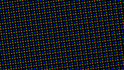 L'écran OLED utilise une matrice de sous-pixels RGGB composée d'une diode électroluminescente rouge, d'une diode électroluminescente bleue et de deux diodes électroluminescentes vertes