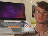 Un YouTuber construit un ordinateur portable avec un clavier mécanique parce que le clavier d'origine est tombé en panne deux fois (Image source : Marcin Plaza)