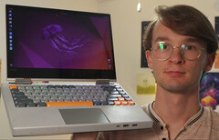 Un YouTuber construit un ordinateur portable avec un clavier mécanique parce que le clavier d&#039;origine est tombé en panne deux fois (Image source : Marcin Plaza)