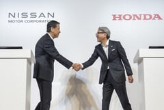 Makoto Uchida, PDG de Nissan, et Toshihiro Mibe, PDG de Honda. (Source de l&#039;image : Nissan)