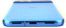 Face inférieure du boîtier (haut-parleur, port USB, haut-parleur)