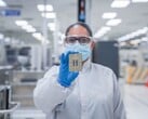 Intel fait état de son succès avec les machines de lithographie EUV High-NA d'ASML. Sur la photo : Une puce Intel Xeon. (Source de l'image : Intel)