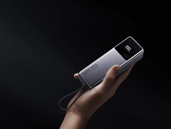 Le Xiaomi 165W Power Bank 10000 (câble intégré) a été lancé en France et en Espagne. (Source de l&#039;image : Xiaomi)