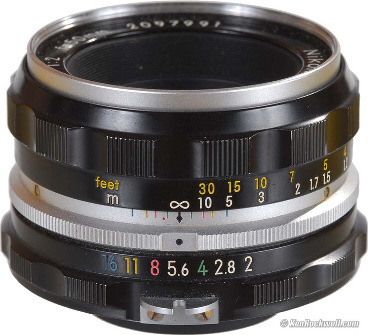 L'objectif original Nikon Nikkor-H Auto 50 mm f/2 ressemble dangereusement à l'objectif qu'ArtraLab prévoit de commercialiser dans le courant de l'année. (Source de l'image : Ken Rockwell)