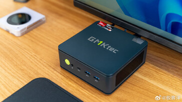 Le mini PC GMKTec M6 parvient à offrir des performances substantielles dans un format ultra-compact. (Source : Geek Ocean sur Weibo)