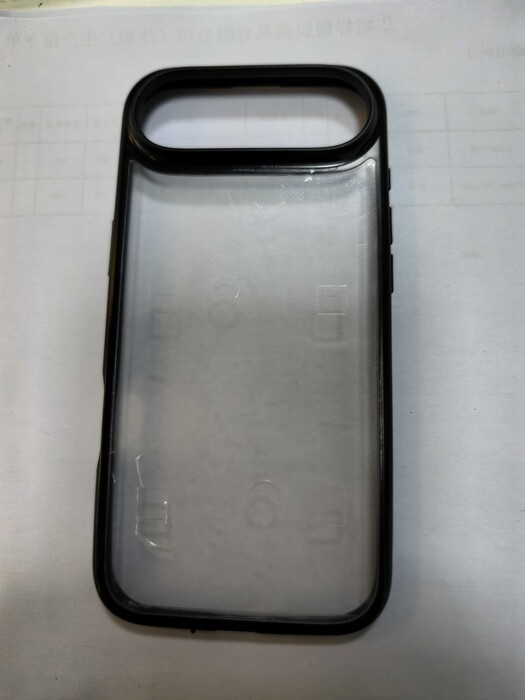 La première coque de l'iPhone 17 Air donne l'impression d'être un Google Pixel. (Source de l'image : Sonny Dickson)