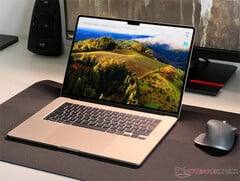 Le MacBook Air pourrait être le dernier des appareils mobiles de Apple à recevoir un écran OLED. (Source de l&#039;image : Notebookcheck)