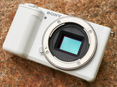 Le Sony ZV-E10 II remplacera probablement le ZV-E10 vieillissant le 10 juillet en tant que nouvel appareil photo hybride APS-C économique. (Source de l'image : Sony)