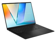 L&#039;Asus Vivobook S 16 (S5606CA) est relativement léger avec seulement 1,5 kg (3,31 lbs) (Image source : Asus)