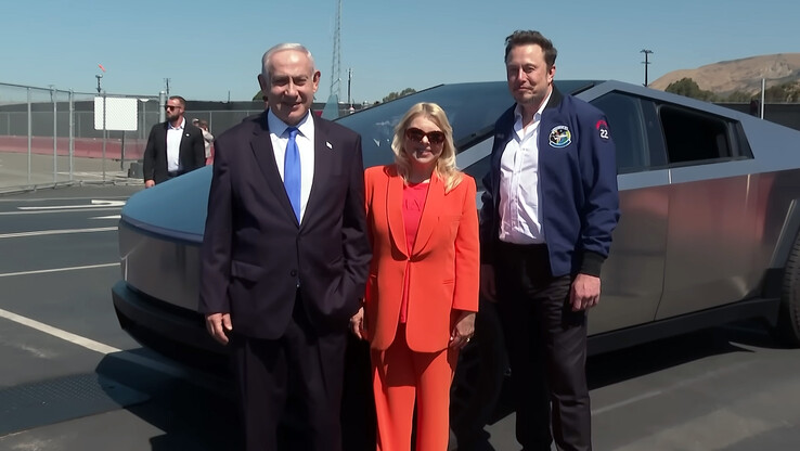 Elon Musk avec Benjamin Netanyahu et sa femme Sara devant le Cybertruck