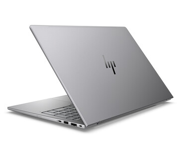 HP a tout de même réussi à inclure un port RJ-45 dans la station de travail portable ZBook 8, relativement mince. (Source de l'image : HP)