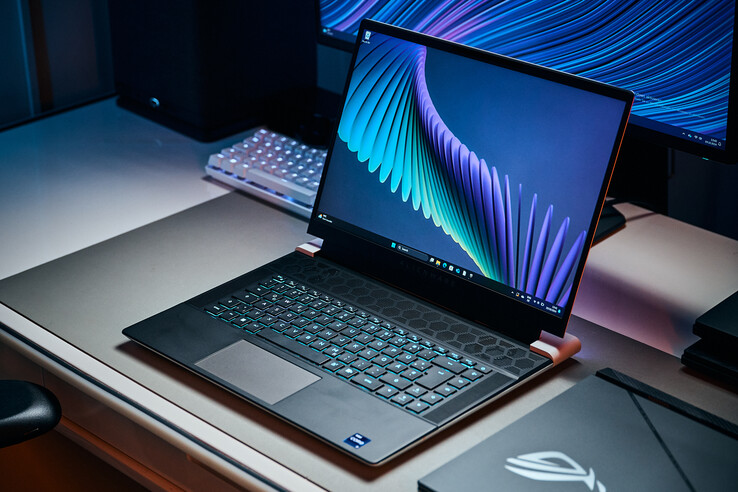 Des couleurs superbes, mais une luminosité à peine acceptable, l'Alienware X16.