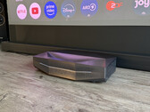 Un projecteur UST au lieu d'une Smart TV ? L'Aetherion Max en test
