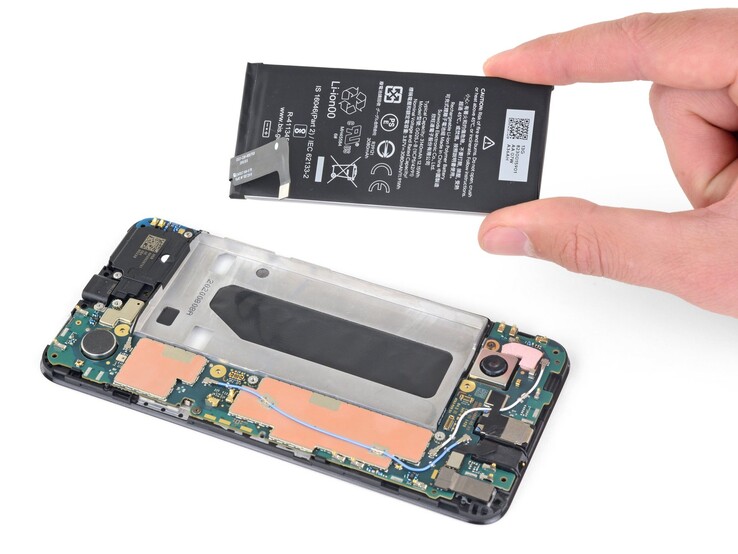 Le remplacement de la batterie du Google Pixel 4a prend environ deux heures, selon iFixit (Image source : iFixit)