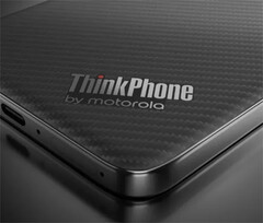 Le ThinkPhone 25 est essentiellement un Edge 50 Neo modifié. (Source de l&#039;image : Motorola)