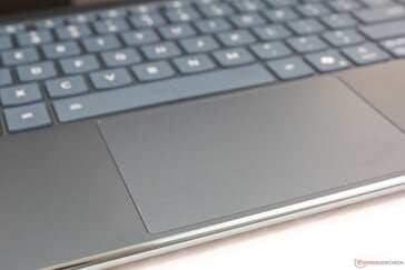 Clavier plus petit que sur la plupart des autres ordinateurs portables de 14 pouces