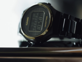 Le Casio Casiotron TRN-50ZE-1A est désormais disponible en Europe. (Source de l'image : Casio)