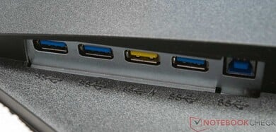 Un concentrateur USB est également installé